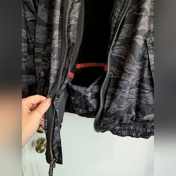 Burton Men's Camouflage Tiger Stripe Hooded Snowboarding Full Zip Jacket Medium - Picture 4 of 6